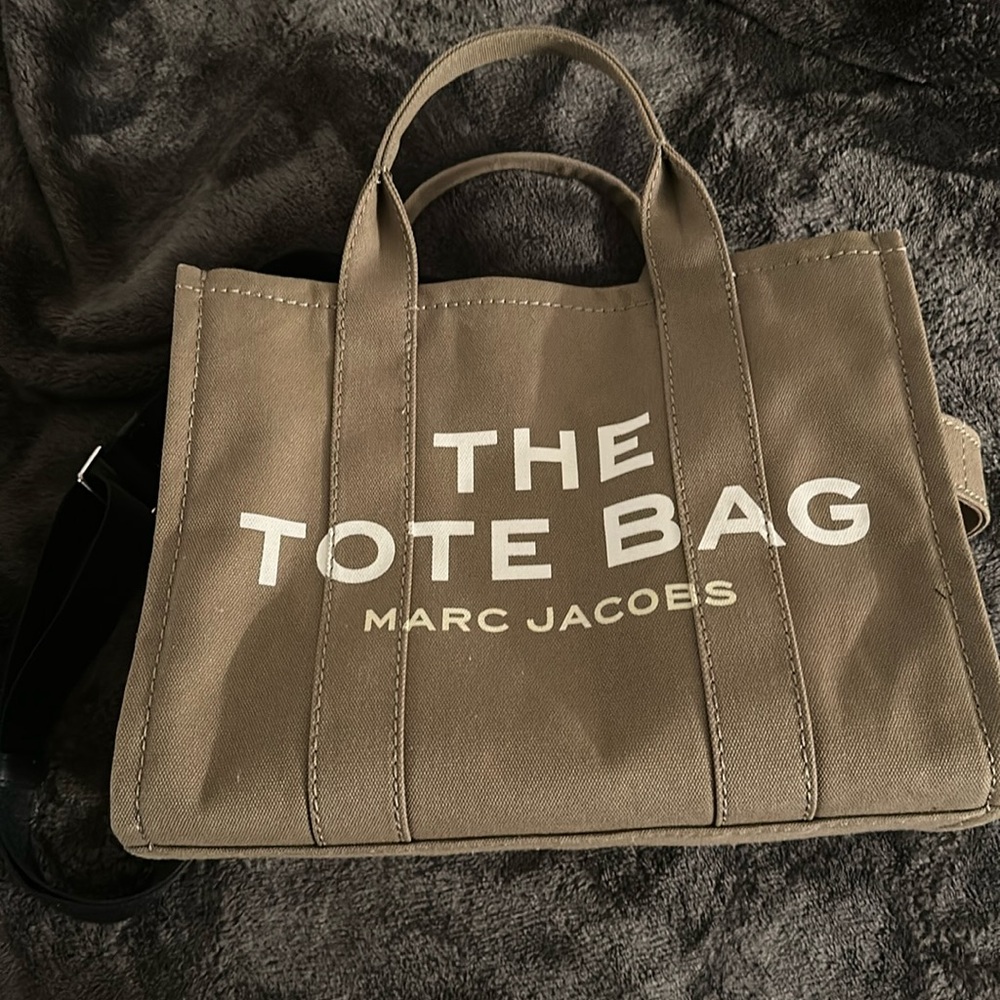 Marc Jacobs Tote Size Medium